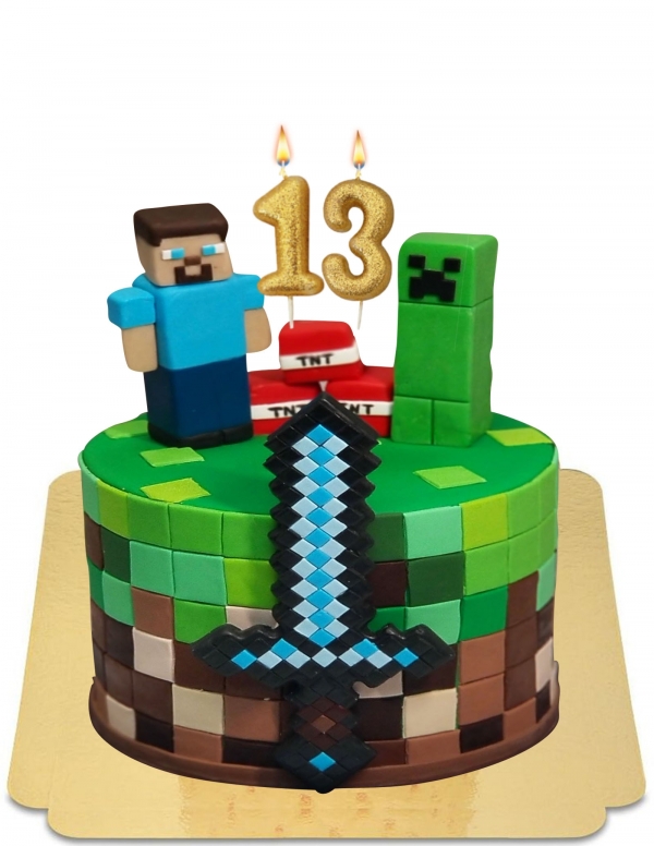  Gâteau minecraft à épée et figurineen pâte d'amande vegan, sans gluten - 53